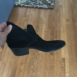 Me too cute little booties for the winter black suede